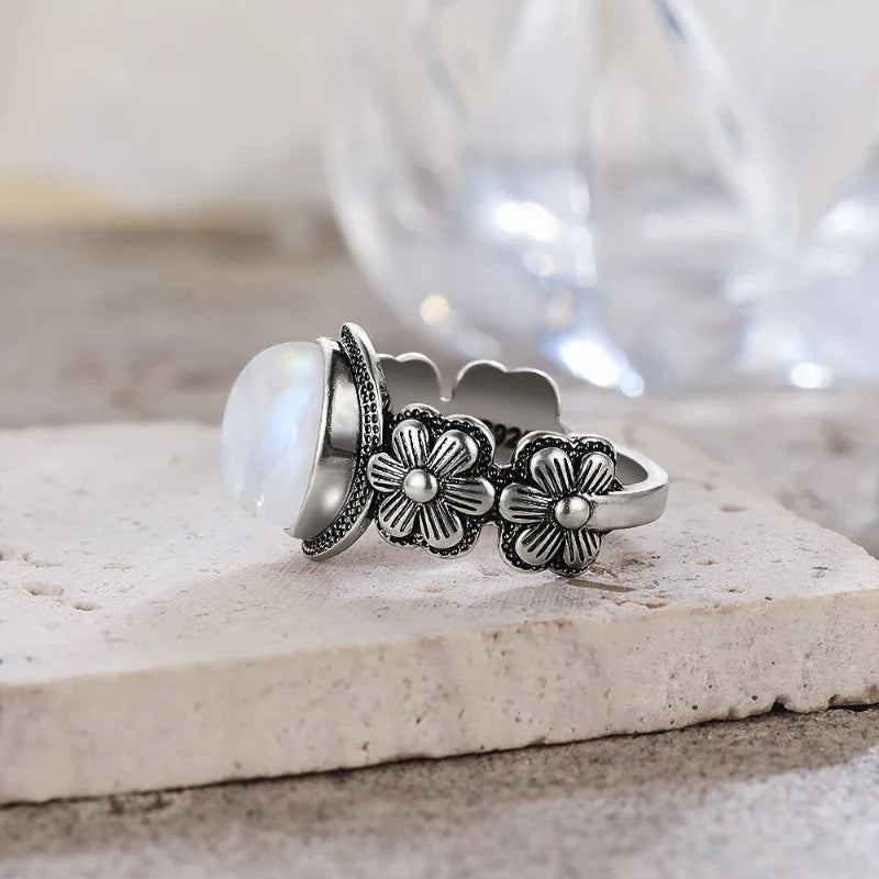 Bague avec Anneau Fleuri Pierre de Lune