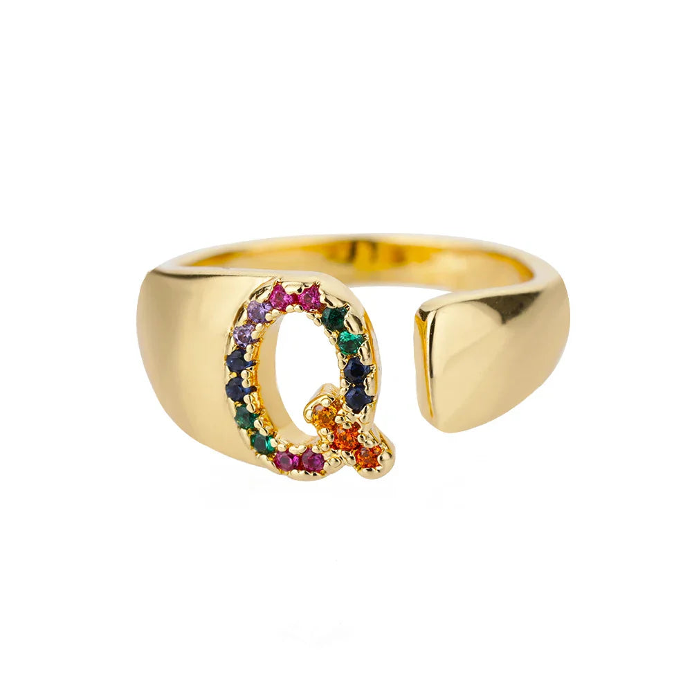 Bague large personnalisée avec initiale arc-en-ciel q