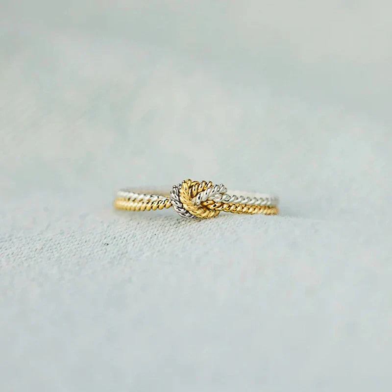 Bague élégante noeud