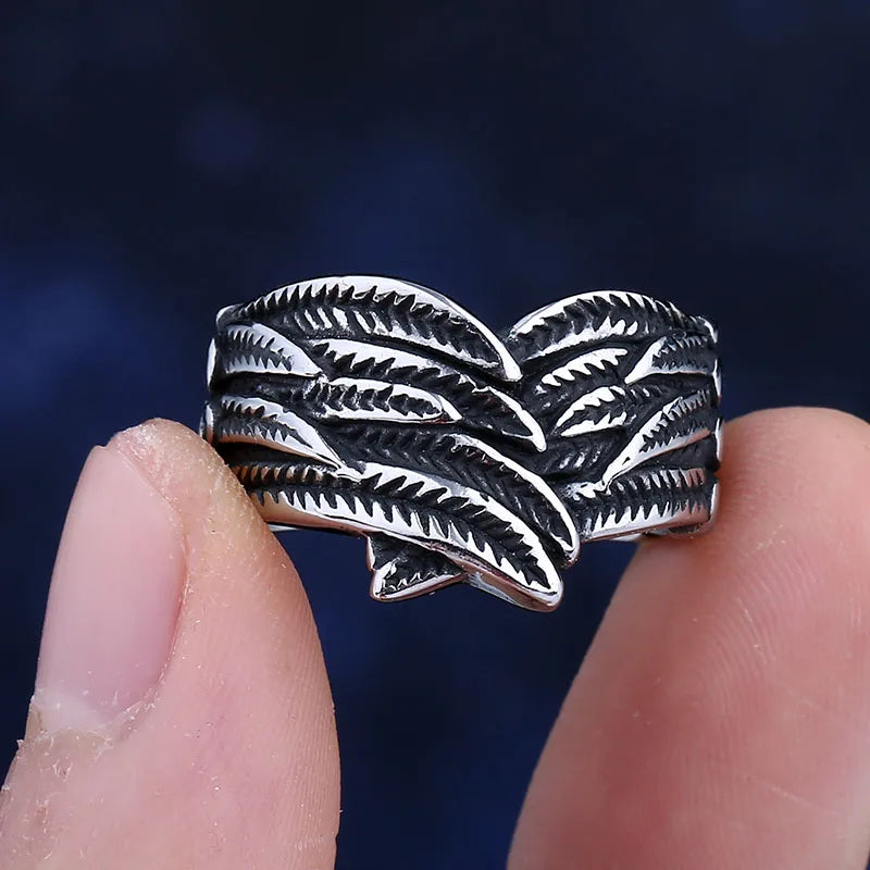 ヴィンテージ風の羽モチーフリング