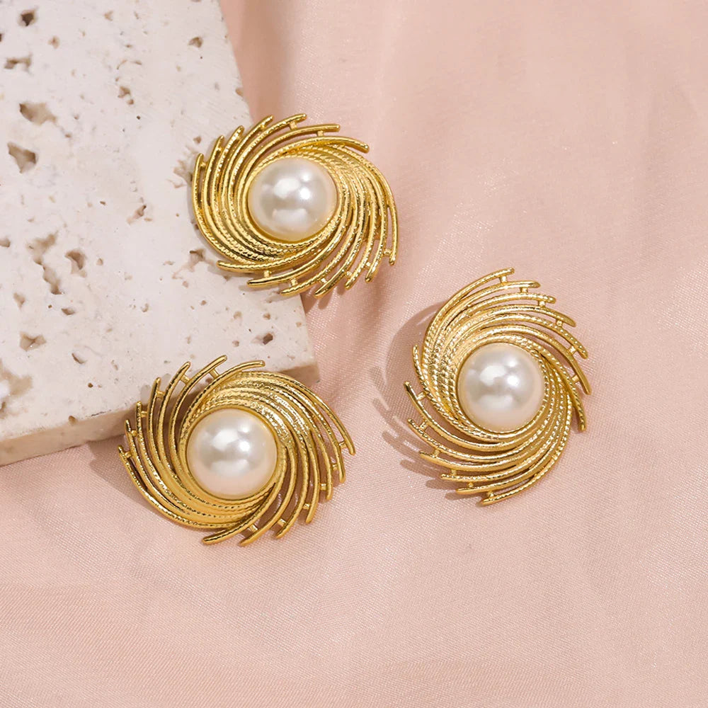 Boucles d'Oreilles Clou de Style avec Perle