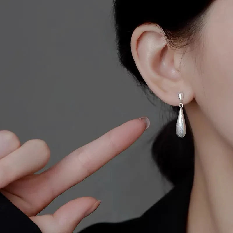 Boucles d'Oreilles Clou Goutte d'Eau en Zircon Blanc