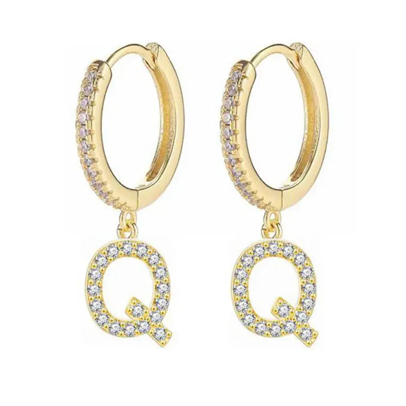 イニシャル付きフープピアス レディース q