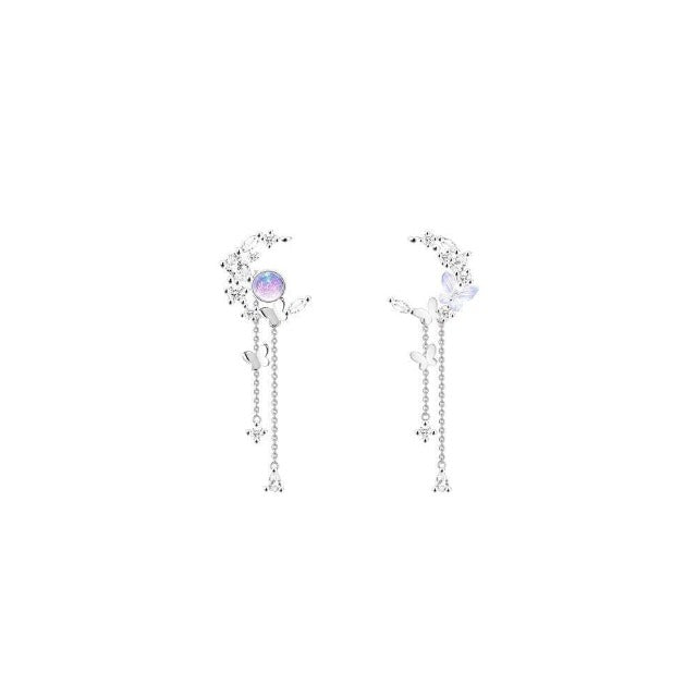 月と蝶のピアス