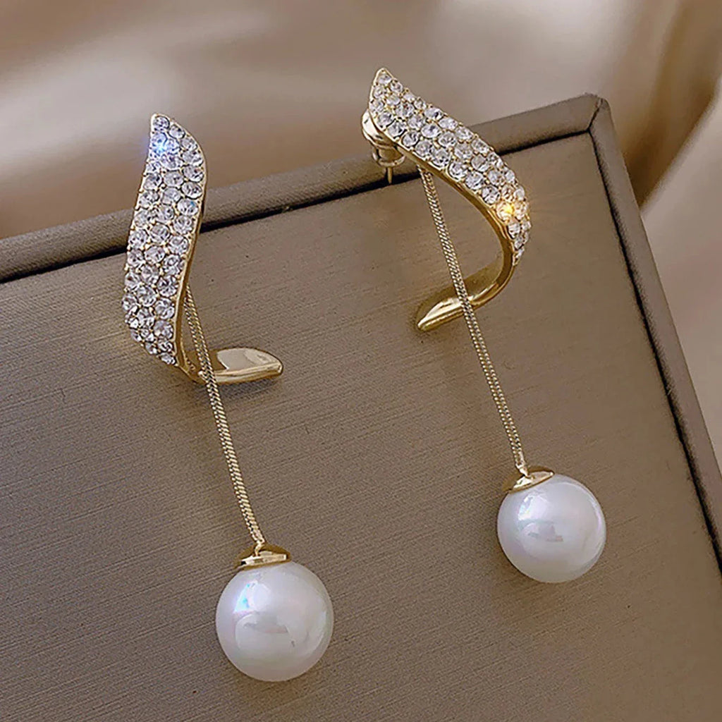 Boucles d'Oreilles Pendantes avec Perles Blanches 1