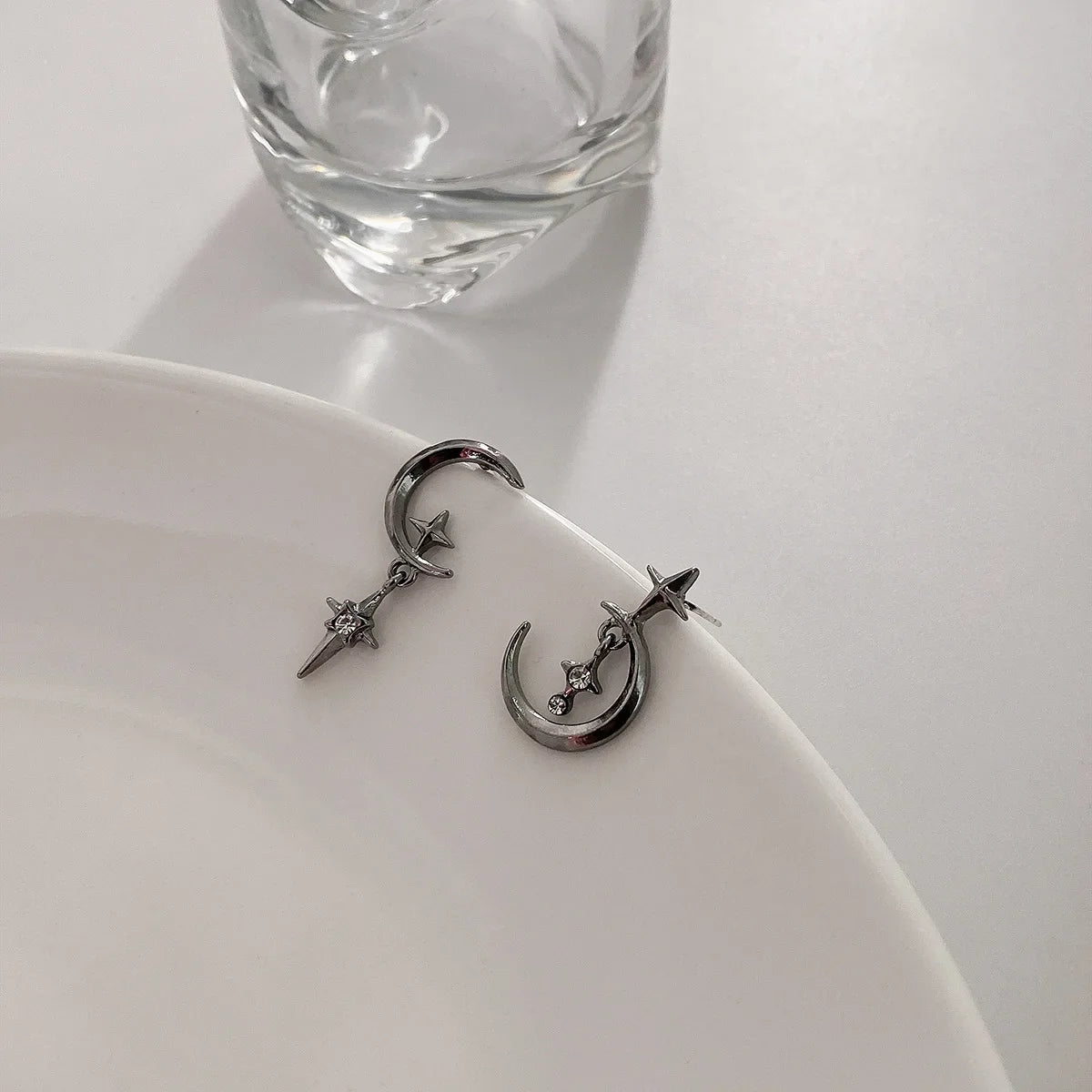 月と星のぶら下がりピアス