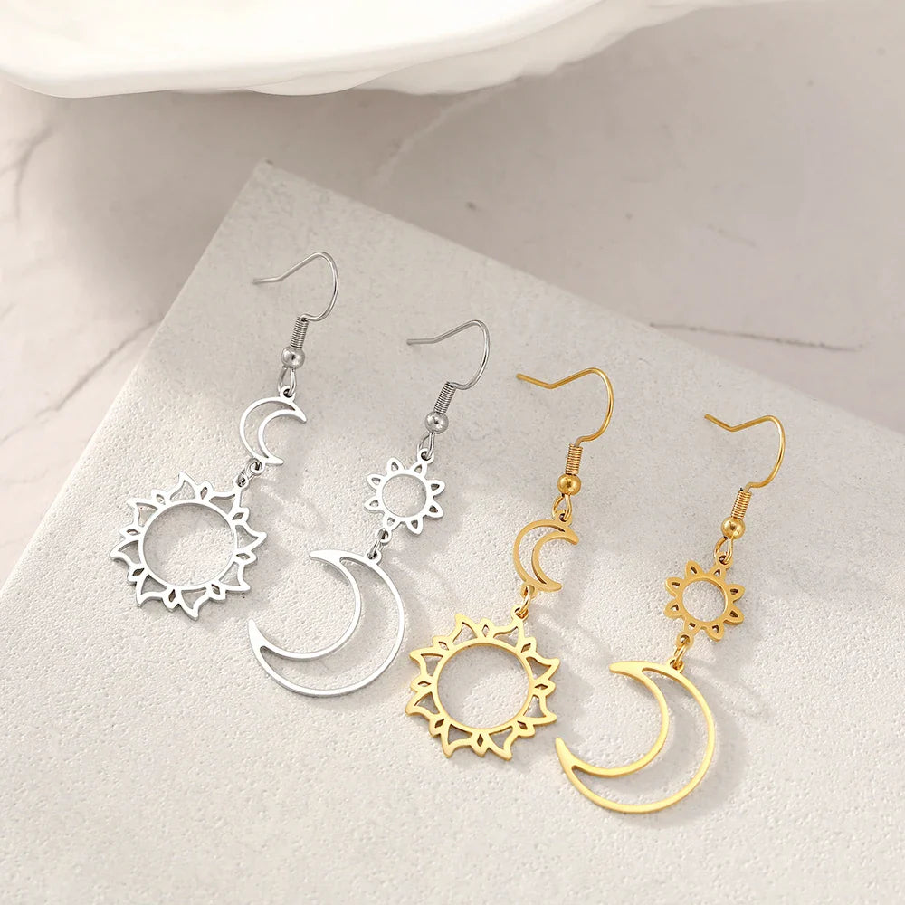 月と太陽のドロップピアス