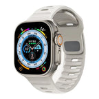 ベージュのサージカルシリコン製Apple Watchバンド