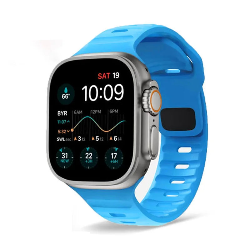 スカイブルーのサージカルシリコン製Apple Watchバンド