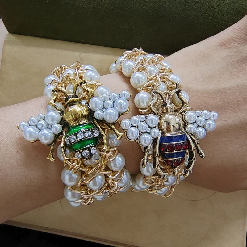 Bracelet avec perles abeille vert