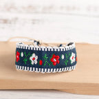 Bracelet Brésilien Boho Brodé Fait Main bleu et blanc