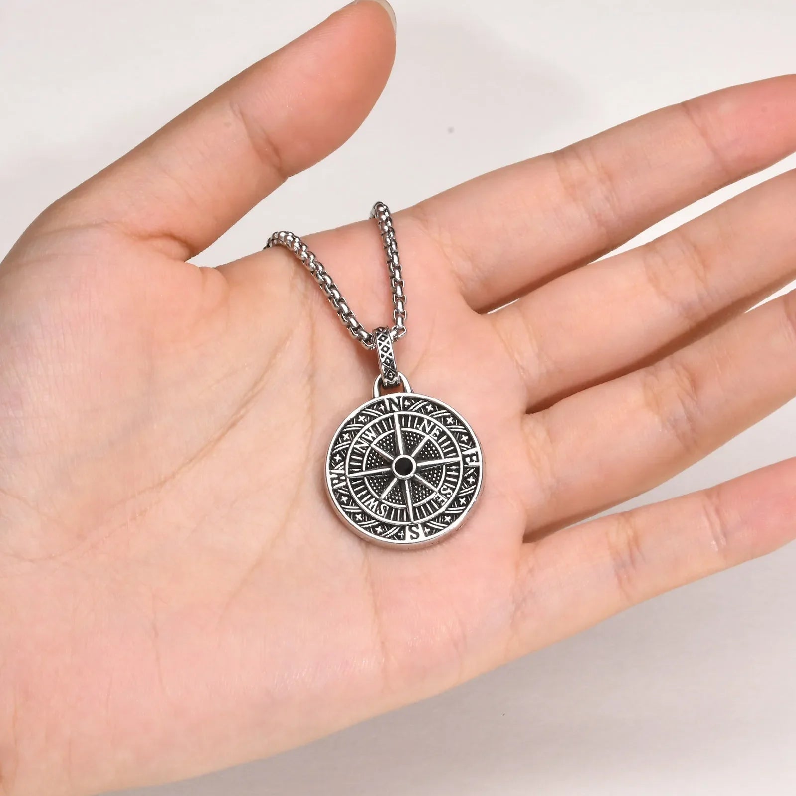 Collier avec Pendentif Boussole Nautique Rose des Vents