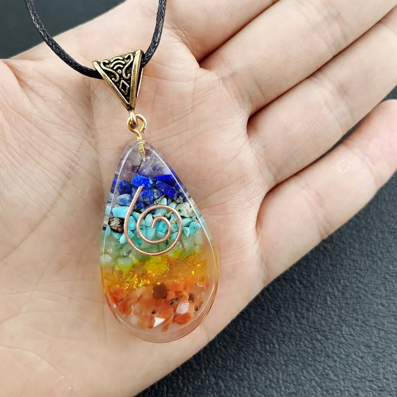 Collier avec Pendentif en Pierres 7 Chakras