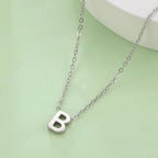 Collier avec pendentif initiale - lettre