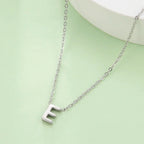 Collier avec pendentif initiale - lettre