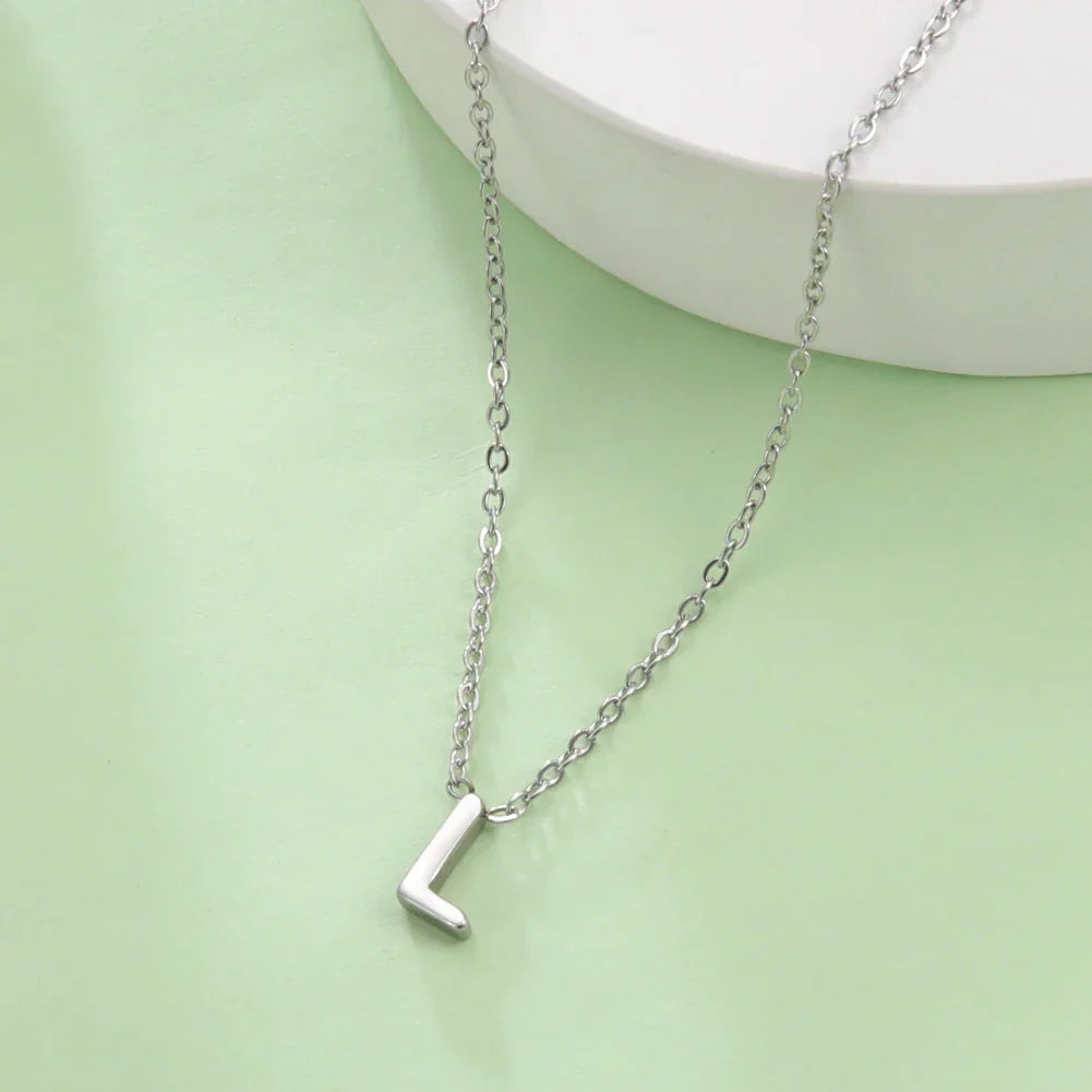 Collier avec pendentif initiale - lettre
