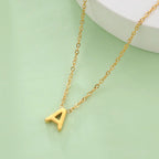 Collier avec pendentif initiale - lettre