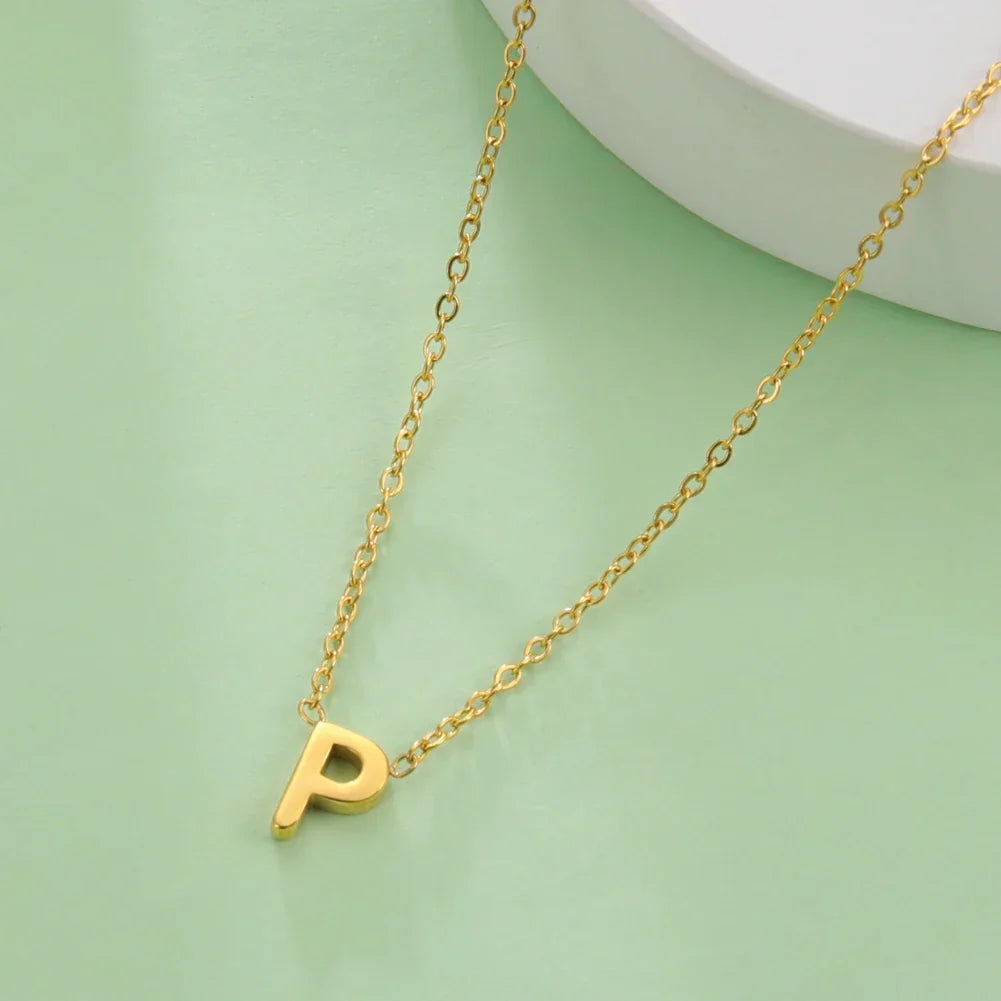 Collier avec pendentif initiale - lettre