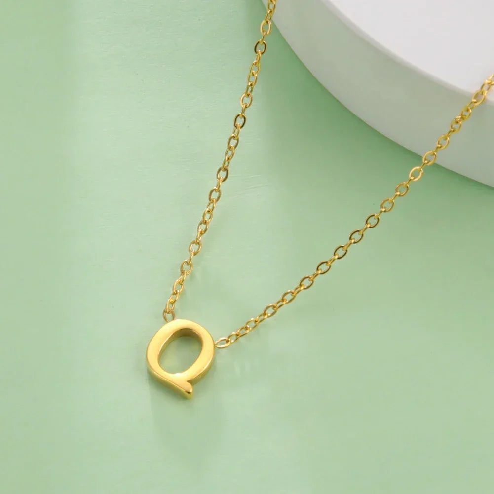 Collier avec pendentif initiale - lettre