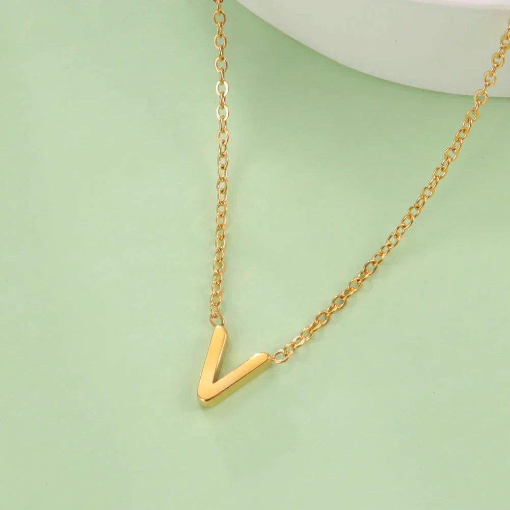 Collier avec pendentif initiale - lettre