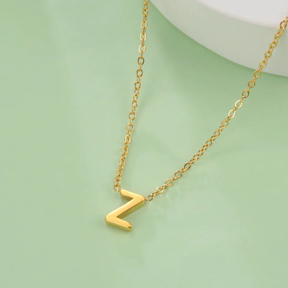 Collier avec pendentif initiale - lettre