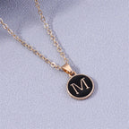 カラーペンダントのイニシャルネックレス m