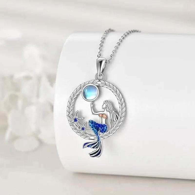 Collier avec Pendentif Sirène avec Zircon et Pierre de Lune