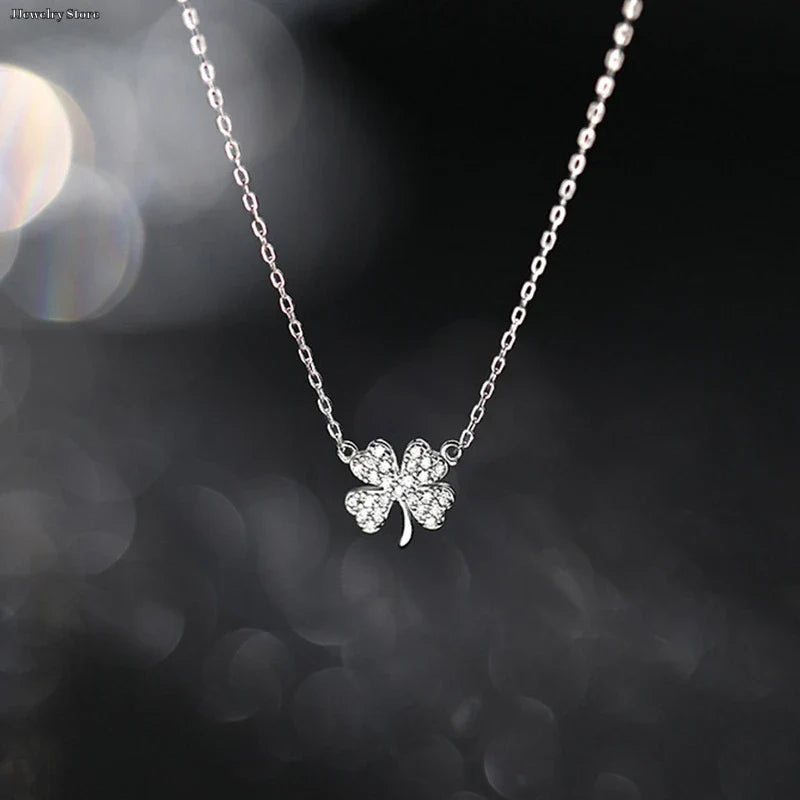 Collier avec Pendentif Trèfle à 4 Feuilles Porte Bonheur Femme