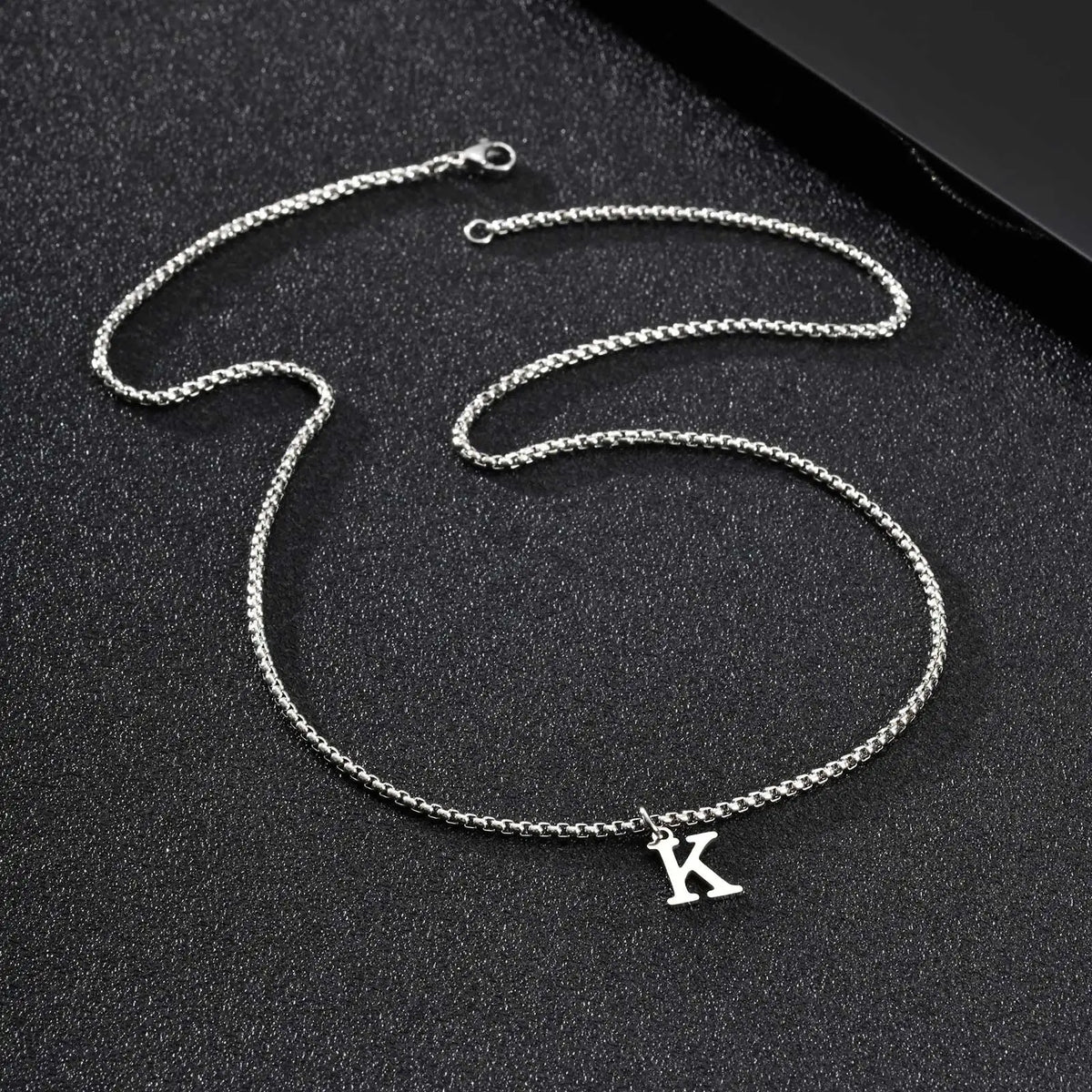 Collier homme avec pendentif initiale