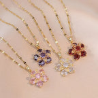Collier Pendentif Fleur Colorée en Zircon rouge