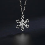 冬の雪の結晶ペンダントネックレス シルバー