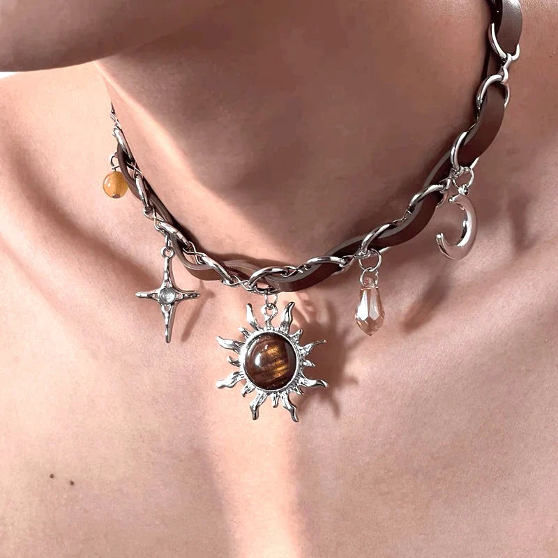 Collier Pendentif Soleil avec Crystal de Style Punk