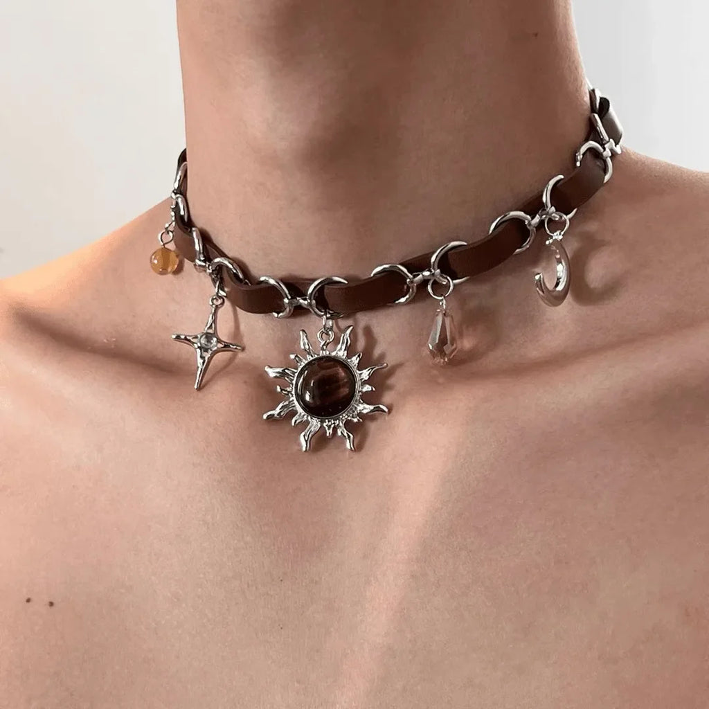 Collier Pendentif Soleil avec Crystal de Style Punk