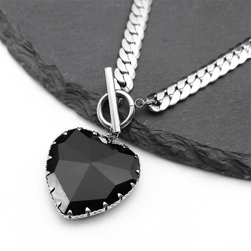 Collier Ras de Cou avec Pendentif Coeur 1