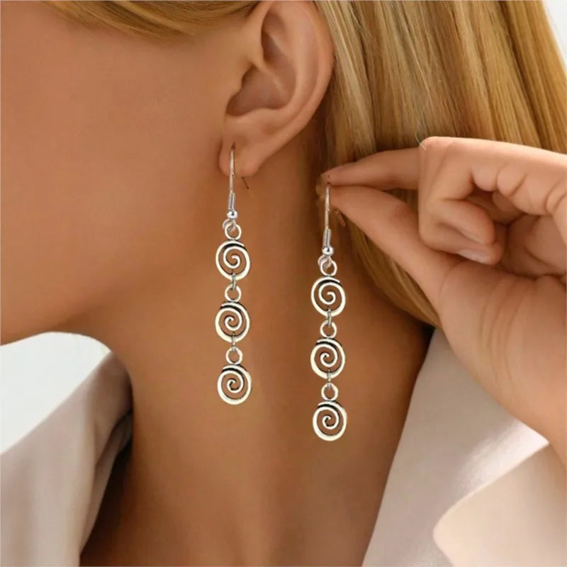 ロングスパイラルのぶら下がりピアス