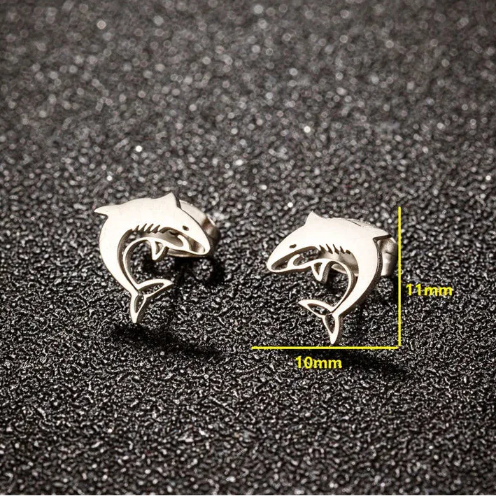 Petites boucles d'oreilles puces motif requin